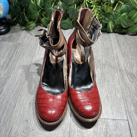 Freebird By Steven Randi Red Crocodile Ankle Strap Boots Sz 8 Women - Picture 2 of 10